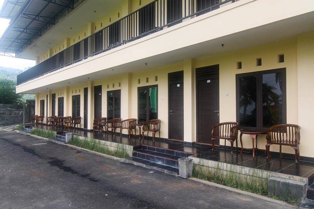 Hotel Cemerlang Baturraden Værelse billede